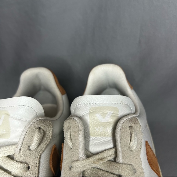 Veja V-90 Extra White and Umber Sneakers - Picture 3 of 10